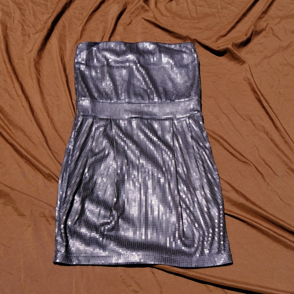 Gray Sequin Flounce Strapless Dress